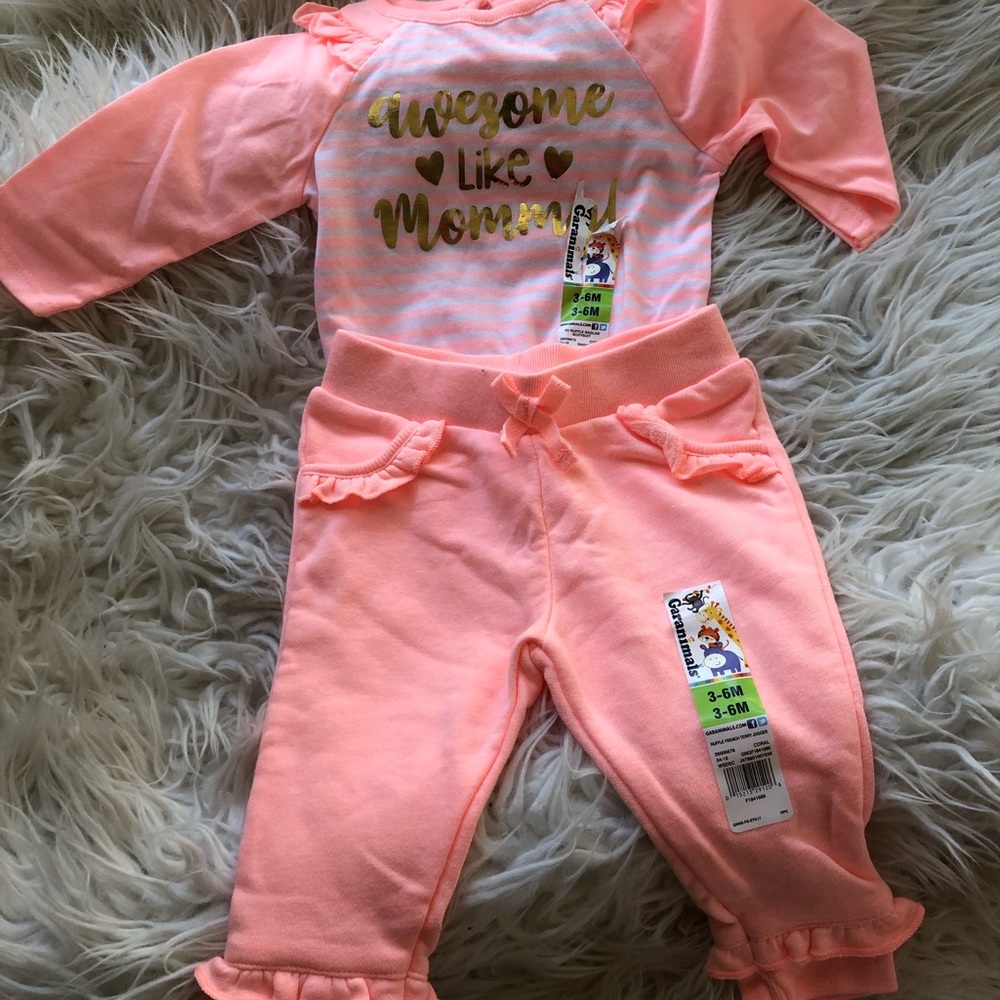 NWT 2 Piece Set “Awesome Like Mommy”